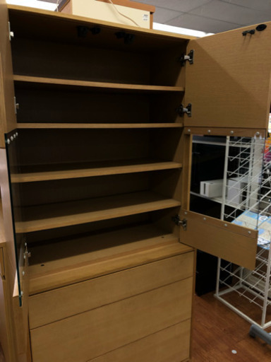 オシャレな家具の定番！karimoku食器棚