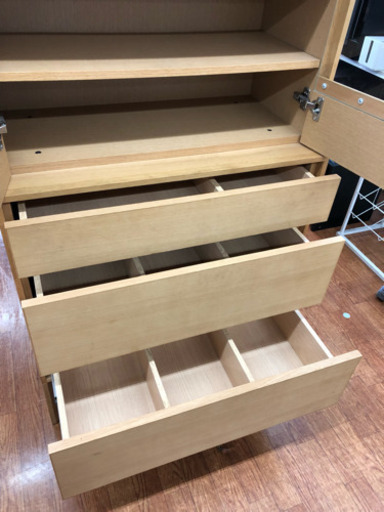 オシャレな家具の定番！karimoku食器棚