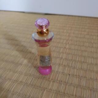 ヴェルサーチウーマン オーデパルファムの画像