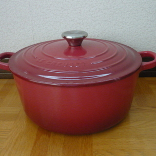 ル・クルーゼ　ホーロー鍋　２４cm