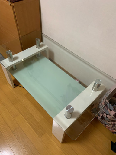 急募 ガラステーブル