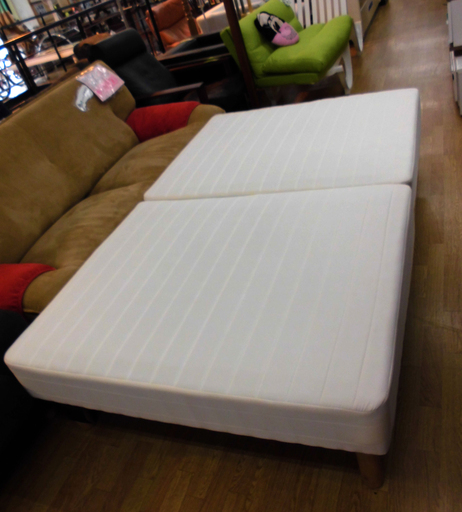 脚付きマットレスベッド セミダブル 白 セパレートタイプ 120×195　西岡店