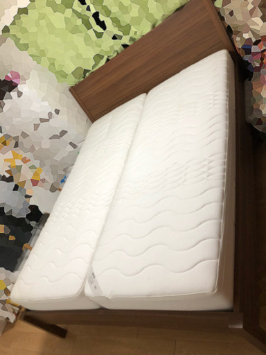 [お取引相手様決定致しました]IKEA＊クイーンベッド＊NYVOLL＊ベッドフレーム、マットレス、ベッドベース(すのこ)セット売り