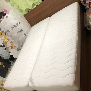 [お取引相手様決定致しました]IKEA＊クイーンベッド＊NYVOLL＊ベッドフレーム、マットレス、ベッドベース(すのこ)セット売り