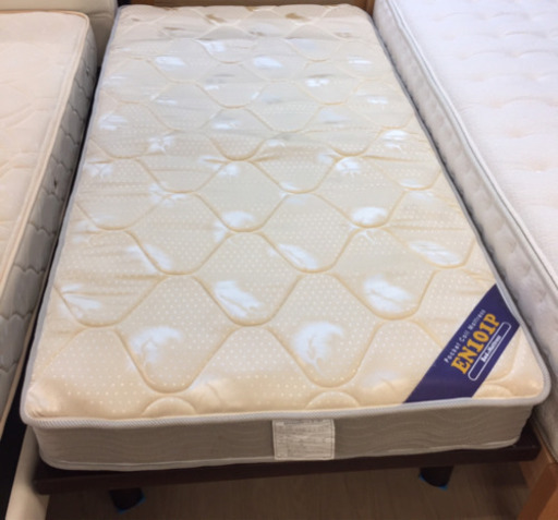 シングルベッド