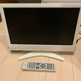 テレビ、電子レンジ、テーブル5000円で差し上げますの画像