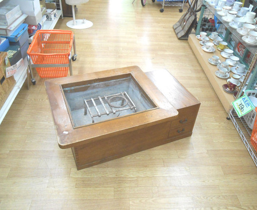 長火鉢 古民具 五徳 火箸 等 付き ☆ PayPay(ペイペイ)決済可能 ☆ 札幌市 清田区 平岡