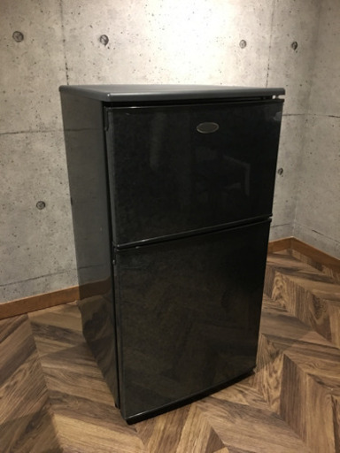 格安✨ お洒落✨ 冷蔵庫 82L 一人暮らし 黒