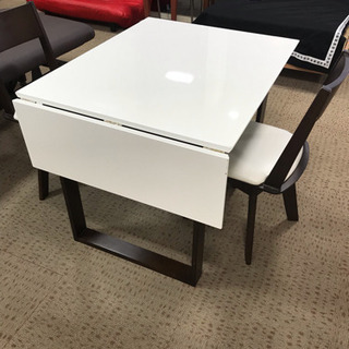 ニトリ伸縮式ダイニングセット2人〜用の画像