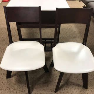 ニトリ伸縮式ダイニングセット2人〜用の画像