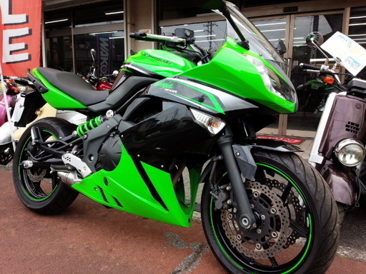 NO.2845　Ｎｉｎｊａ４００Ｒ（ニンジャ）　水冷４サイクル２気筒エンジン　フューエルインジェクション　ライムグリーン＆ブラック　☆彡
