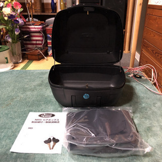 NBS製のバイク用のリアボックスです。取付けベースを２つにしましたの画像