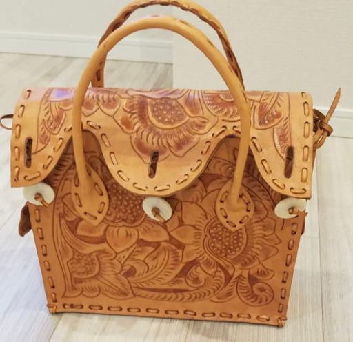 美品  カービングバック(グレースコンチネンタル)