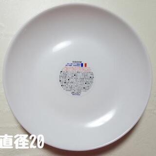21、ヤマザキ白いお皿４種類 (１枚200円) 