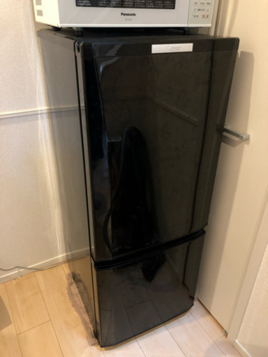 至急！冷蔵庫 三菱電機 MITSUBISHI MR-P15Y-B（146L・右開き） 黒