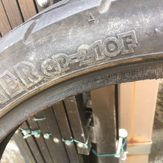 ブロンコ、トリッカー向けたいや