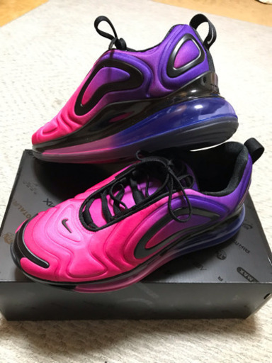 ナイキエアマックス720