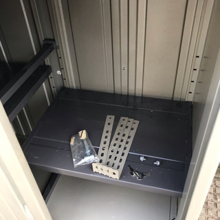 TY 小型物置 鍵2本付 簡易清掃済の画像