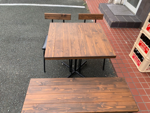 テーブル