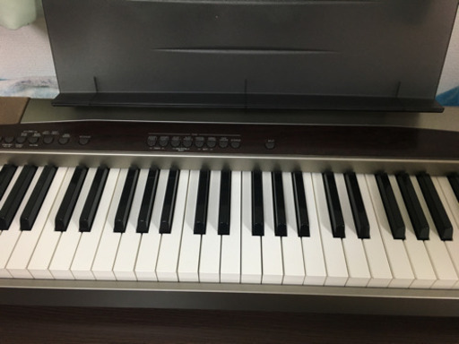 電子ピアノ