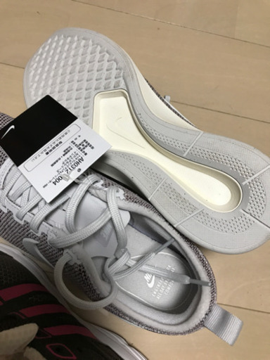 値下げ スニーカー試履きのみ24.5センチ