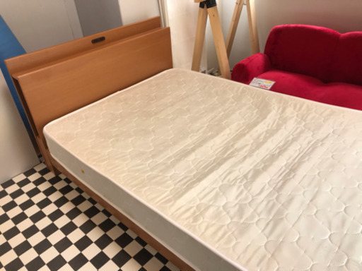 【リサイクルサービス八光　田上店　配達・設置OK】ナチュラル木目　2口コンセント付　セミダブルベット