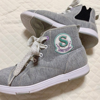 SOMETHING  ハイカットスニーカーの画像