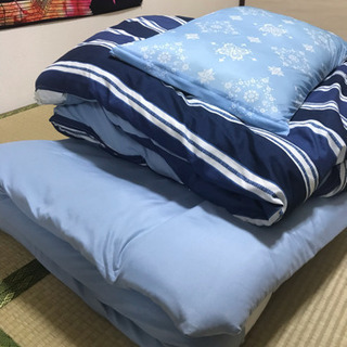 布団三点セット①  引越しの為大量出品