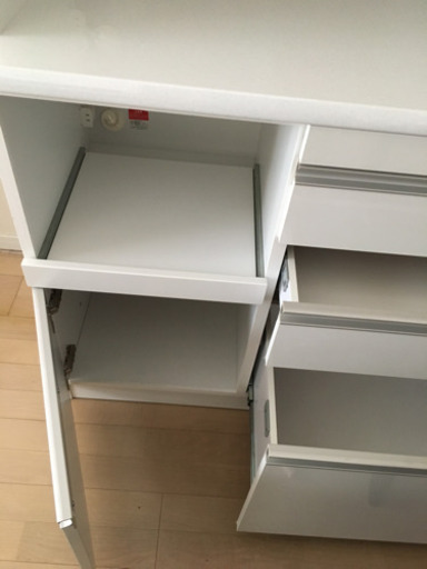 取引中 美品 キッチンボード 食器棚