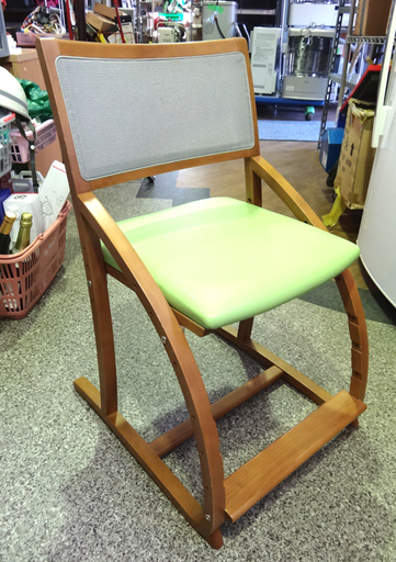 ◆Karimoku/カリモク◆キッズチェア　XT2401GH　デスクチェア　学習　ダイニング　子供用　キッズデザイン賞　USED②