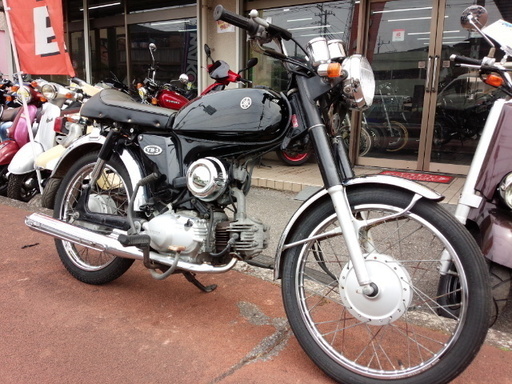 NO.2850 ＹＢ－１ＦＯＵＲ　４サイクルエンジン　クラッチ付４速ミッション車　ブラック　☆彡