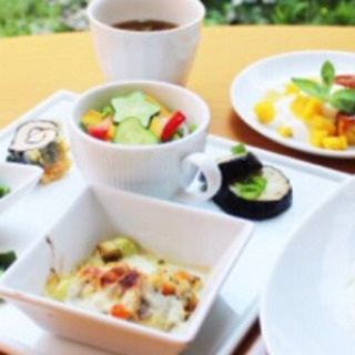 【奈良市二条町】カフェ ランチ ホールスタッフ 募集！の画像