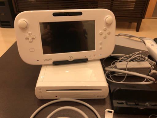 wii u 本体+コントローラー3つ+ ソフト3つなど