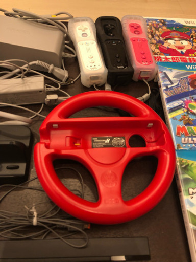 wii u 本体+コントローラー3つ+ ソフト3つなど