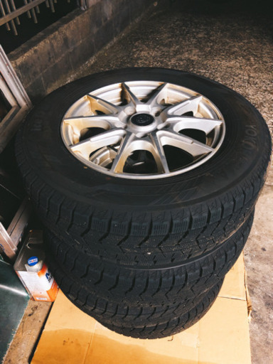 美品！マツダ195/70/Ｒ15スタッドレスタイヤ