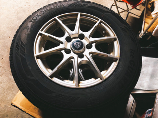 美品！マツダ195/70/Ｒ15スタッドレスタイヤ