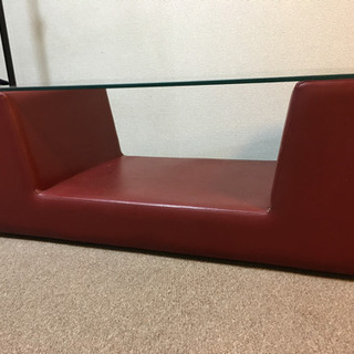 [再３値下]赤いモダンなガラステーブルの画像