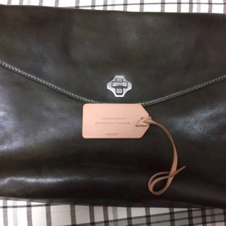 定価 3万以上！ 牛革 アニアリ クラッチバッグ  本革 カモフラ 定価 3万以上！ 牛革 アニアリ クラッチバッグ 本革 カモフラ