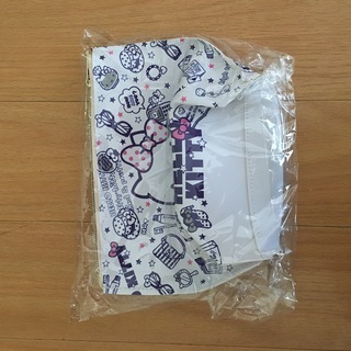 新品・未使用 ☆ハローキティ☆ポーチ**の画像