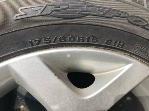 日産キューブ純正になります。