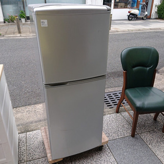 #2715 ２ドア冷凍冷蔵庫 SR-141U 2011年製