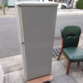 #2715 ２ドア冷凍冷蔵庫 SR-141U 2011年製
