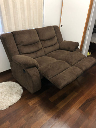 【ほぼ新品】リクライニング機能付ソファー