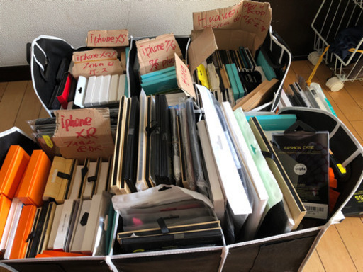 各種会社の携帯ケースや保護フィルムのセット