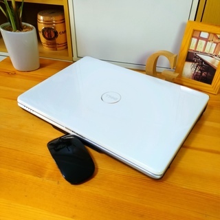 可愛いクリスタルホワイト光沢！ 最新Windows10♪ Dell Inspiron