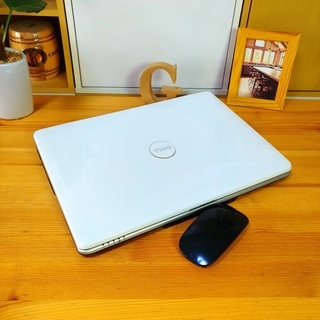 可愛いクリスタルホワイト光沢！ 最新Windows10♪ Dell Inspiron
