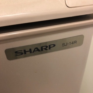 小型2ドア冷蔵庫の画像