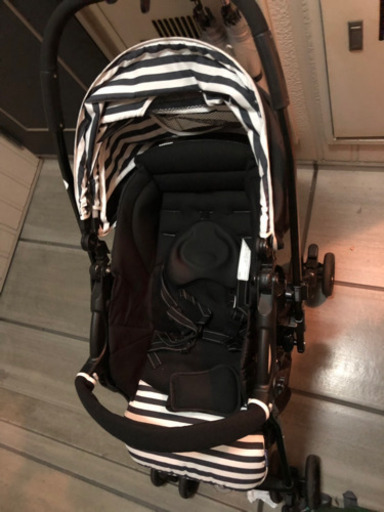 ベビーカー「0か月から使用可能！ 」カラー(ブラック)