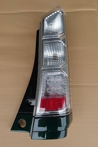 ★★★　ホンダ　N-BOX　テールランプ　右　　★★★