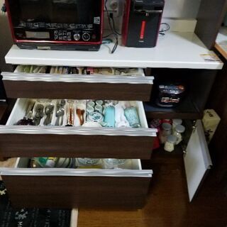 1万円に値下げします。パモウナ120センチ食器棚の画像